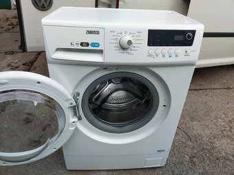 Prodám plně funkční dig.SLIM pračku zn. ZANUSSI-5kg--DOVEZU- - 7