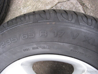 Alu disky s letním pneu originál VW R 17 - 7