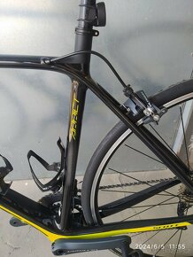 Prodám silniční carbon kolo Scott - 7