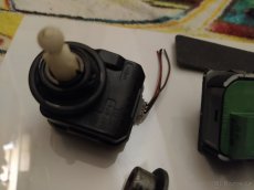 Audi a6 c5 4b, interiér a další, spínač výstražných atd... - 7