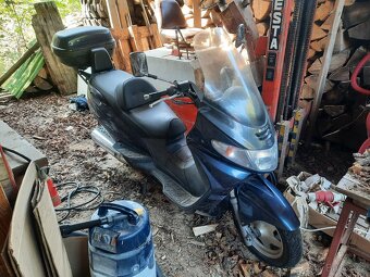 Suzuki Burgman AN 400 K1 - 7