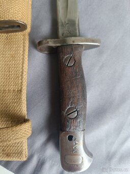Anglický bajonet, bodák Enfield 1907 .... Závěsník - 7