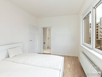 Pronájem bytu 2+kk se záhradou, 64 m2, Praha í - 7
