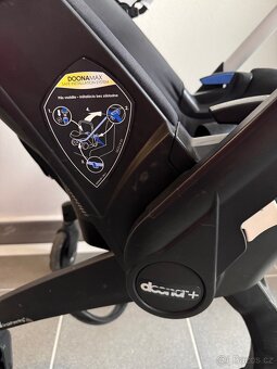 Doona + originál mobilní autosedačka se základnou 0-13kg - 7
