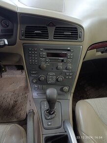 Volvo XC70 díly - 7