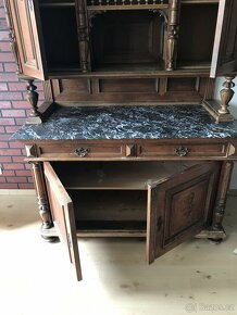 Starožitný kredenc - 7