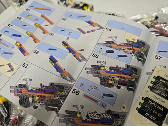 STAVEBNICE Creator Expert 10262 Bondův Aston Martin DB5 - 7