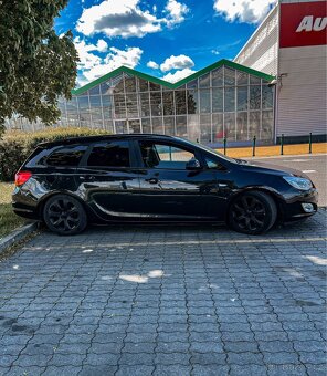 Opel Astra J Sports Tourer ve verzi 1.4 Turbo. - 7