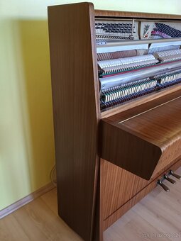 Pianino Petrof 114 k 3 pedály s moderátorem na ztišení - 7