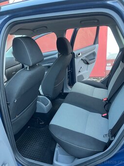 Ford focus 1.6 74kW 2010 combi - 7