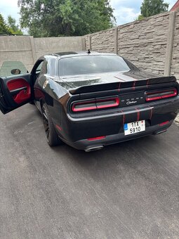 Dodge Challenger - 7