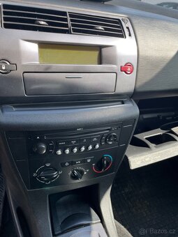 Citroen c4 1.4 benzin rok 2007 5x dveře - 7
