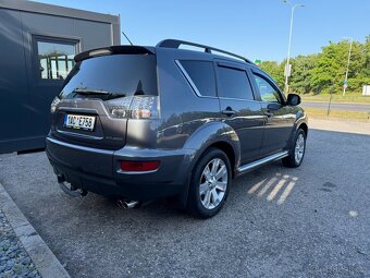 Mitsubishi Outlander XL 2011 - 7