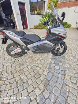 Aprilia SR 850 - 7