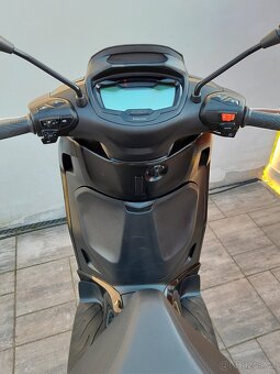 Piaggio Beverly 300i HPE, 2023, TOP stav, 6000km - 7