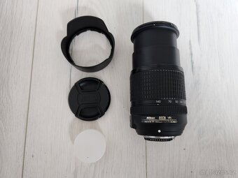Nikon D5600, objektivy 18-140 + brašna - 7