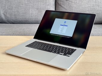 Apple MacBook Pro 16" - i9 2,4GHz, 32GB - 100% JAKO NOVÝ - 7