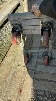 🧰 Kovové přepravní vozíky / plošiny s otočnými kolečky - 7