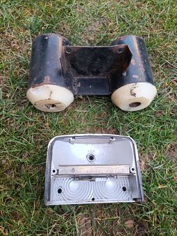 Držáky na Tacho+ Část zadního Světla Jawa - 7