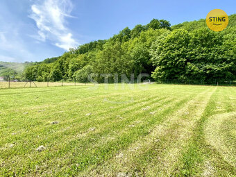 Prodej pozemku 800 m2, 127825 - 7