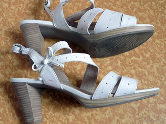 2 páry letních dámskách bot - 7