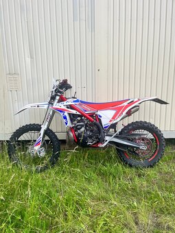 Beta 300 Xtrainer| SPZ | STK | 52mth | 2022 | zvednuta - 7