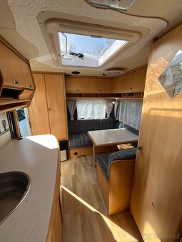 Karavan hobby de Luxe 2006+predstan 12v solary - 7