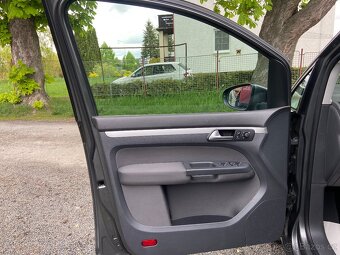 VW Touran 1.6 TDi Navigace,Climatronic - 7