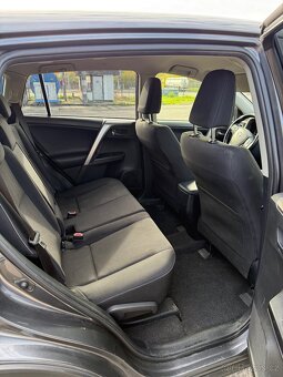 Toyota RAV4 - 7