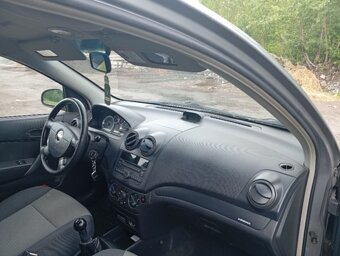 Chevrolet Aveo rok 2009 najeto jen 120 tis km spotřeba 4 l - 7