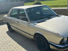 BMW 524 td E28 nahradní díly s celeého vozu - 7