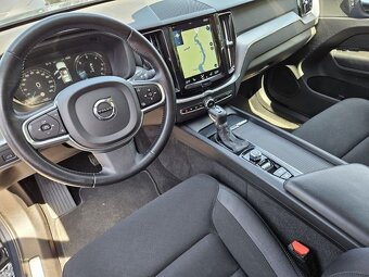Volvo XC60 D4 Momentum Pro mod 2020 - 7