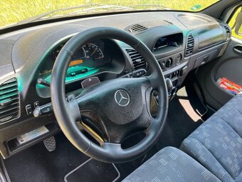Offroad obytka pro 6 osob Sprinter 4x4 - 7