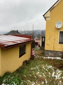 DŮM SE ZAHRADOU A GARÁŽÍ - 7