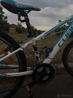 CUBE 24” dětské kolo - bílá tyrkysová - 7