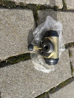 Náhradní díly Škoda Felicia - 7