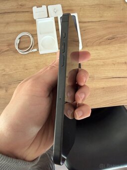 Apple Iphone 15 Pro Max 256GB černý - 7