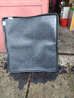 Vana do kufru auta 90x100 cm. - 7