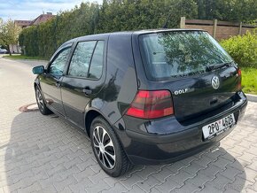 Volkswagen Golf,  1.6 16v - 7