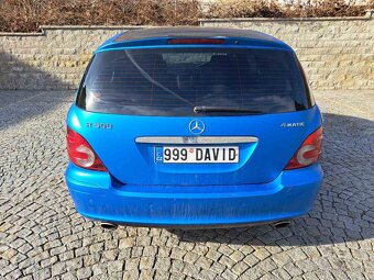 Mercedes-Benz R500 (W251) – 5.0 V8 | 6 míst - 7