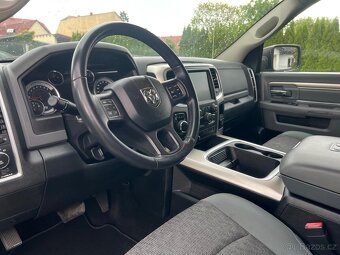 Dodge Ram 1500 5.7 HEMI 4X4 - 2016 - 7