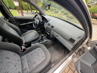 Škoda Fabia 1,2 htp 2004 107tis. TŘEBÍČ - 7