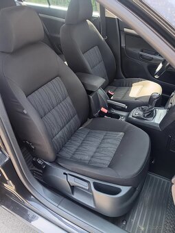 Škoda Octavia II 2.0 TDI R.v 2012  nová STK - 7