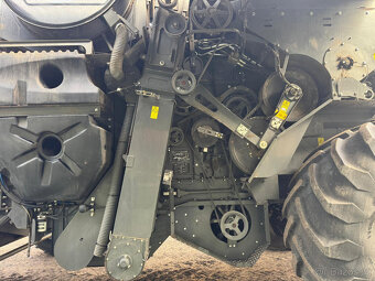 Prodám sklízecí mlatičku Massey Ferguson 7382 Centora - 7