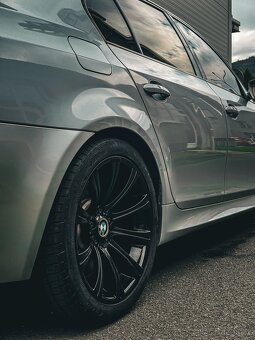 BMW E60 M5 V10 INDIVIDUAL - 7
