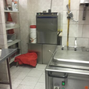 Prodám zavedenou malebnou hospůdku fungující více jak 30let - 7