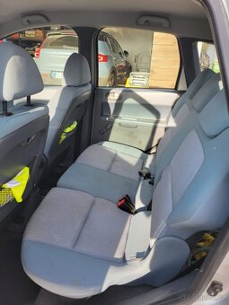 Mitsubishi Colt - 7