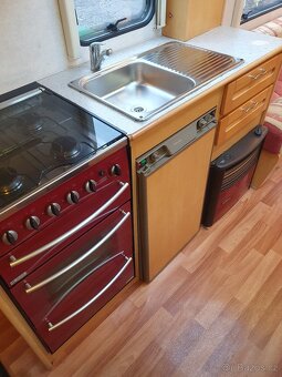 Velmi pěkný karavan bez TP - 7