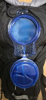 Batoh Camelbak ROGUE light 7 l s pitným vakem 2 l černý - 7