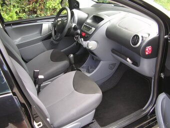 Toyota Aygo 1.0i, 50 kW, 5 dveří, klima - 7
